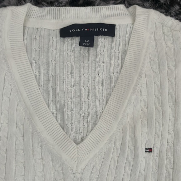 Tommy hilfiger v-neck cable knit white sweater - Picture 2 of 6